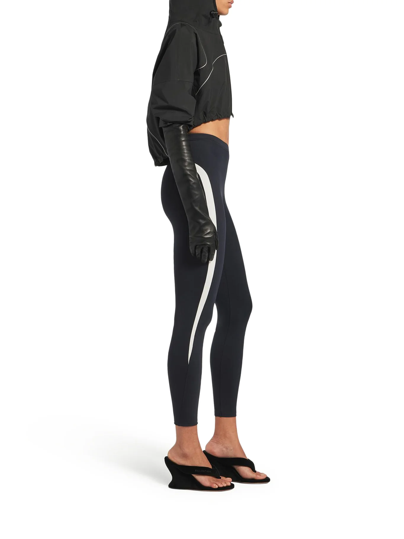 TECHWEAR CROPPED JACKET IN BLACK - Image 5