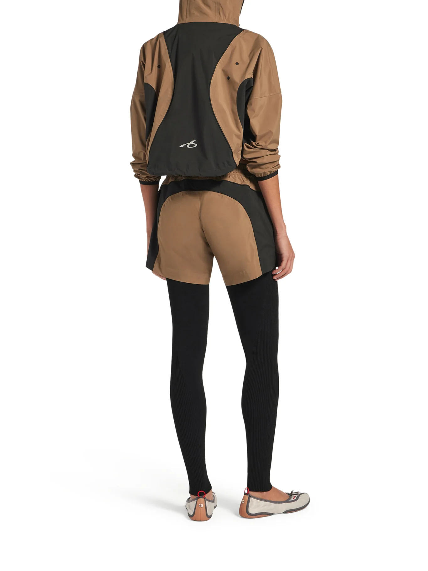 TECHWEAR CROPPED JACKET IN CAMEL - Image 4