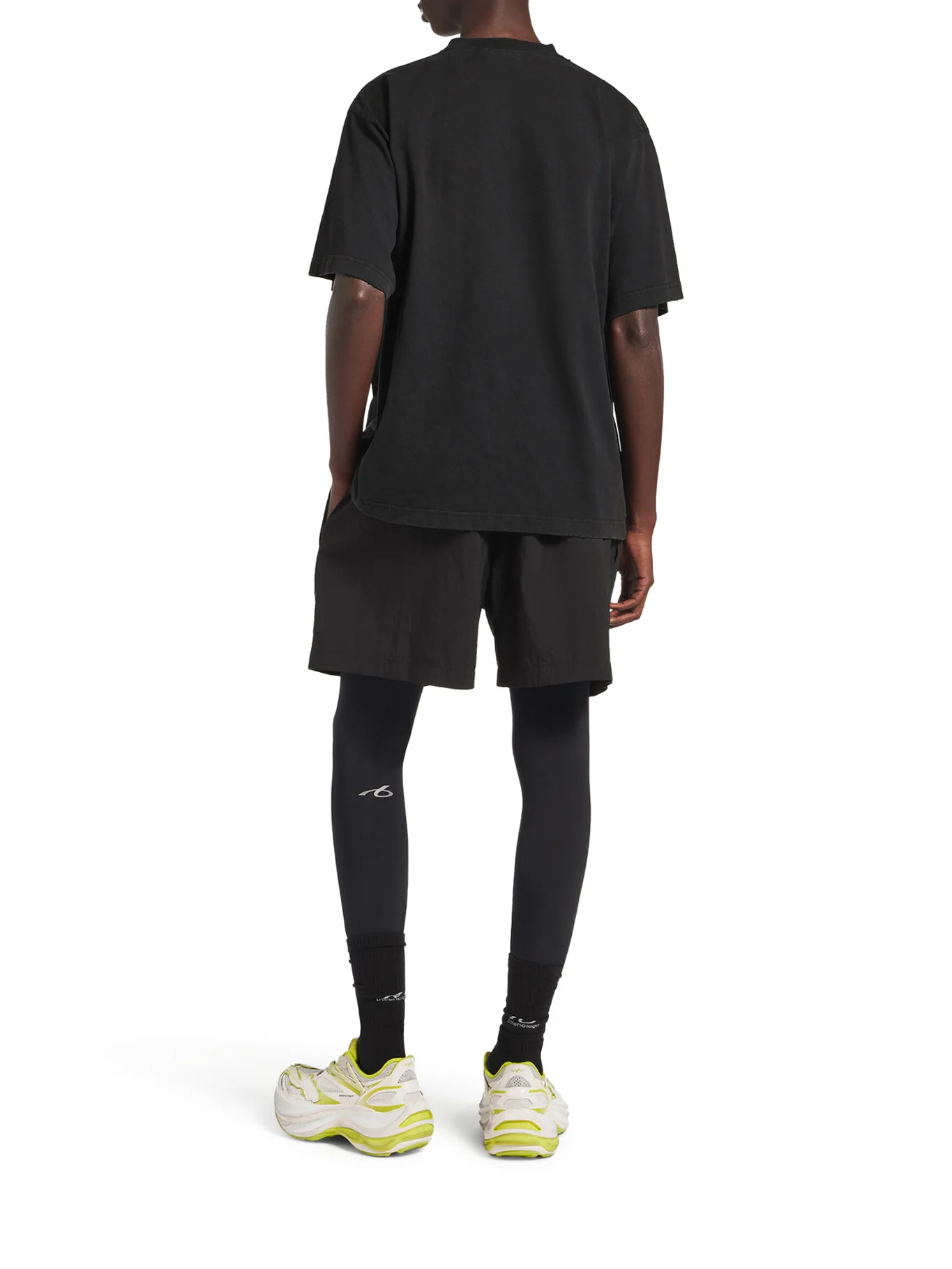 THE ADDRESS MEDIUM FIT T-SHIRT IN WASHED BLACK - Image 4
