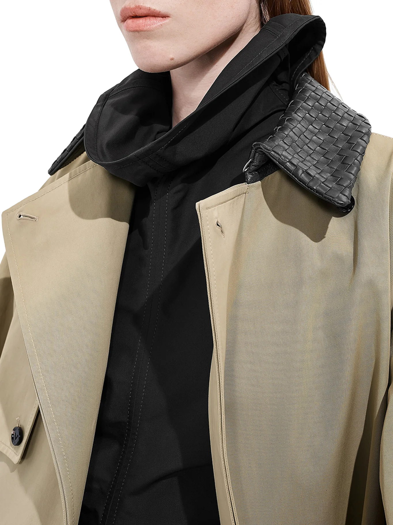 COTTON TRENCH COAT WITH WOVEN LEATHER COLLAR - Image 5