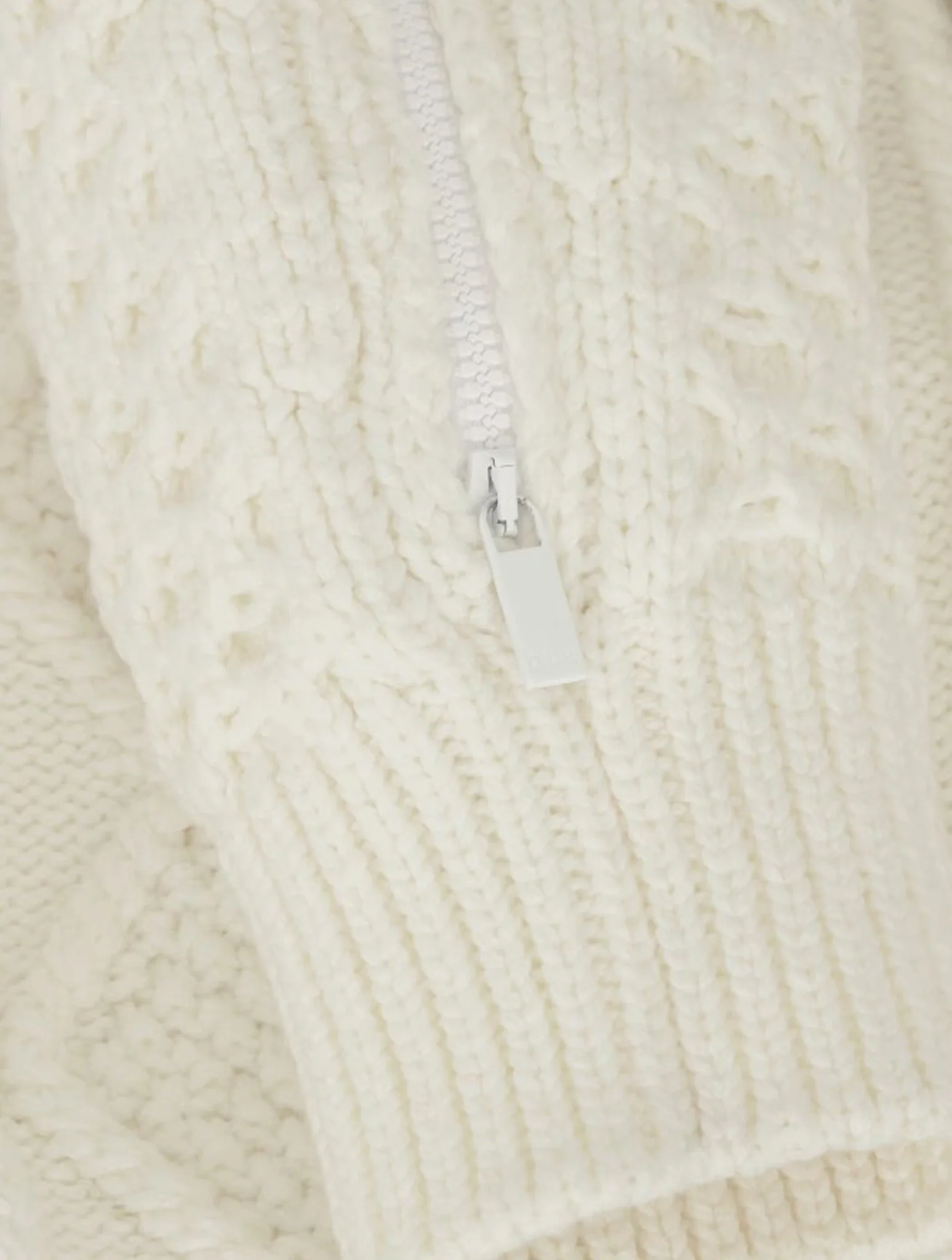 CREWNECK CABLE STITCH - Image 5