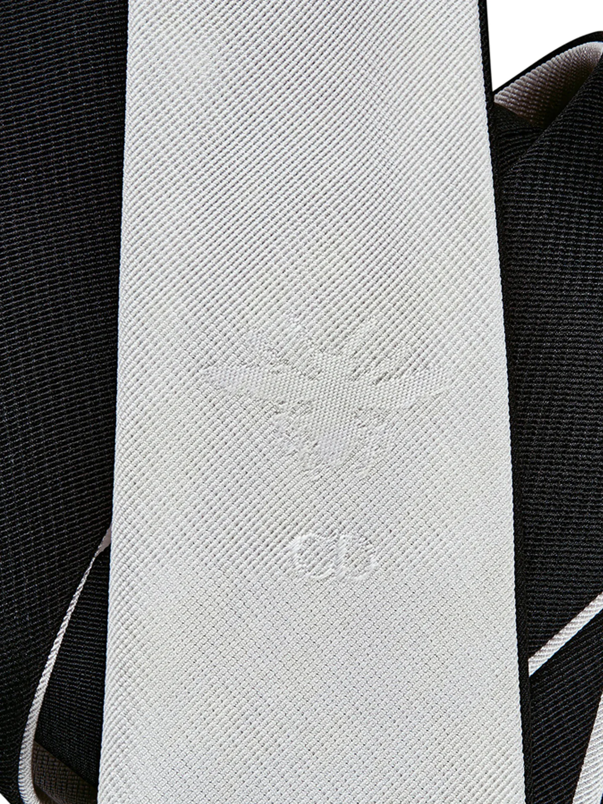 TWIN DOUBLE TIE WITH BEE - Image 3